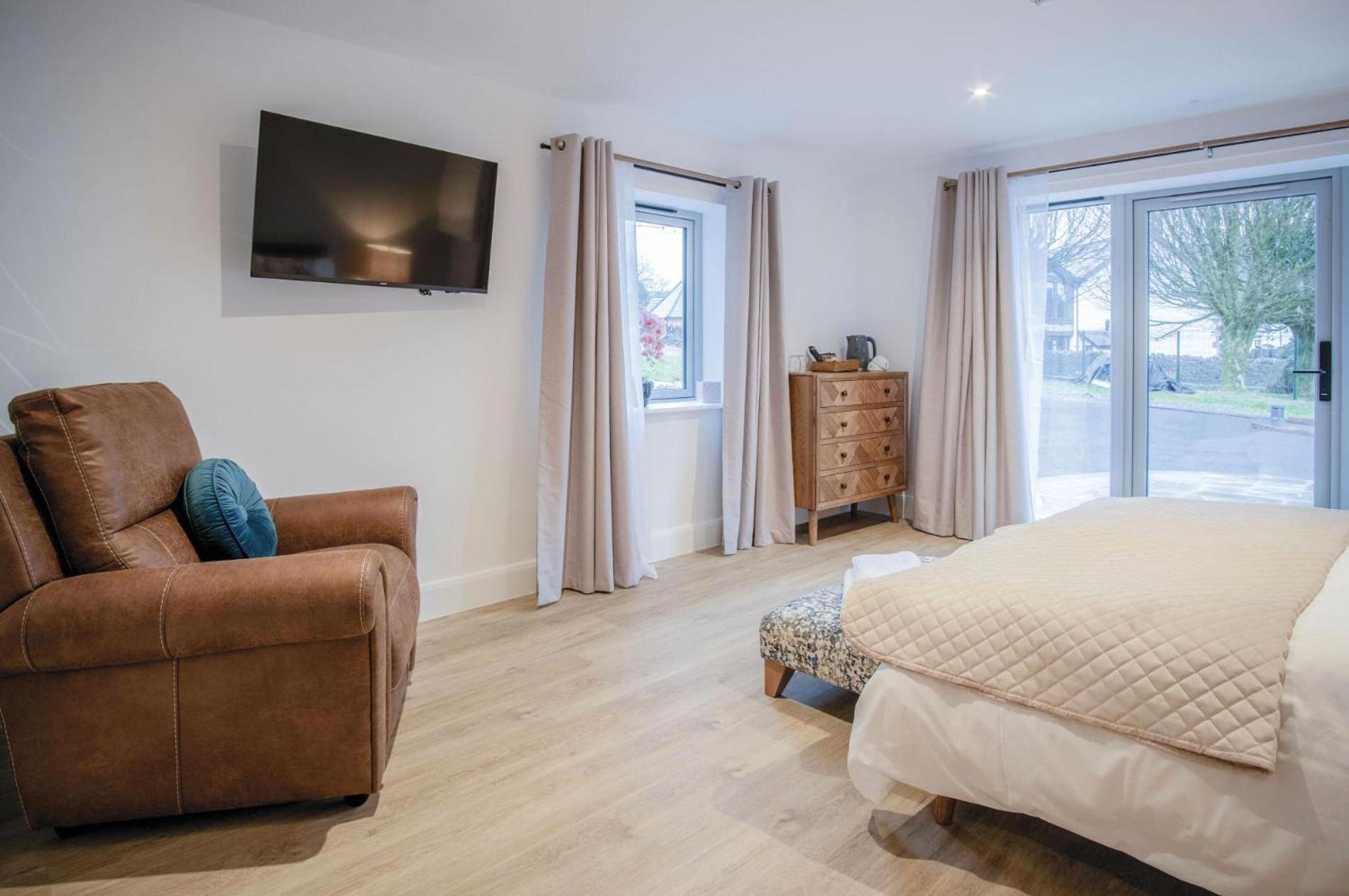 Suite 1 - Sleeping Giant Hotel - Pen Y Cae Inn Brecon Exteriör bild