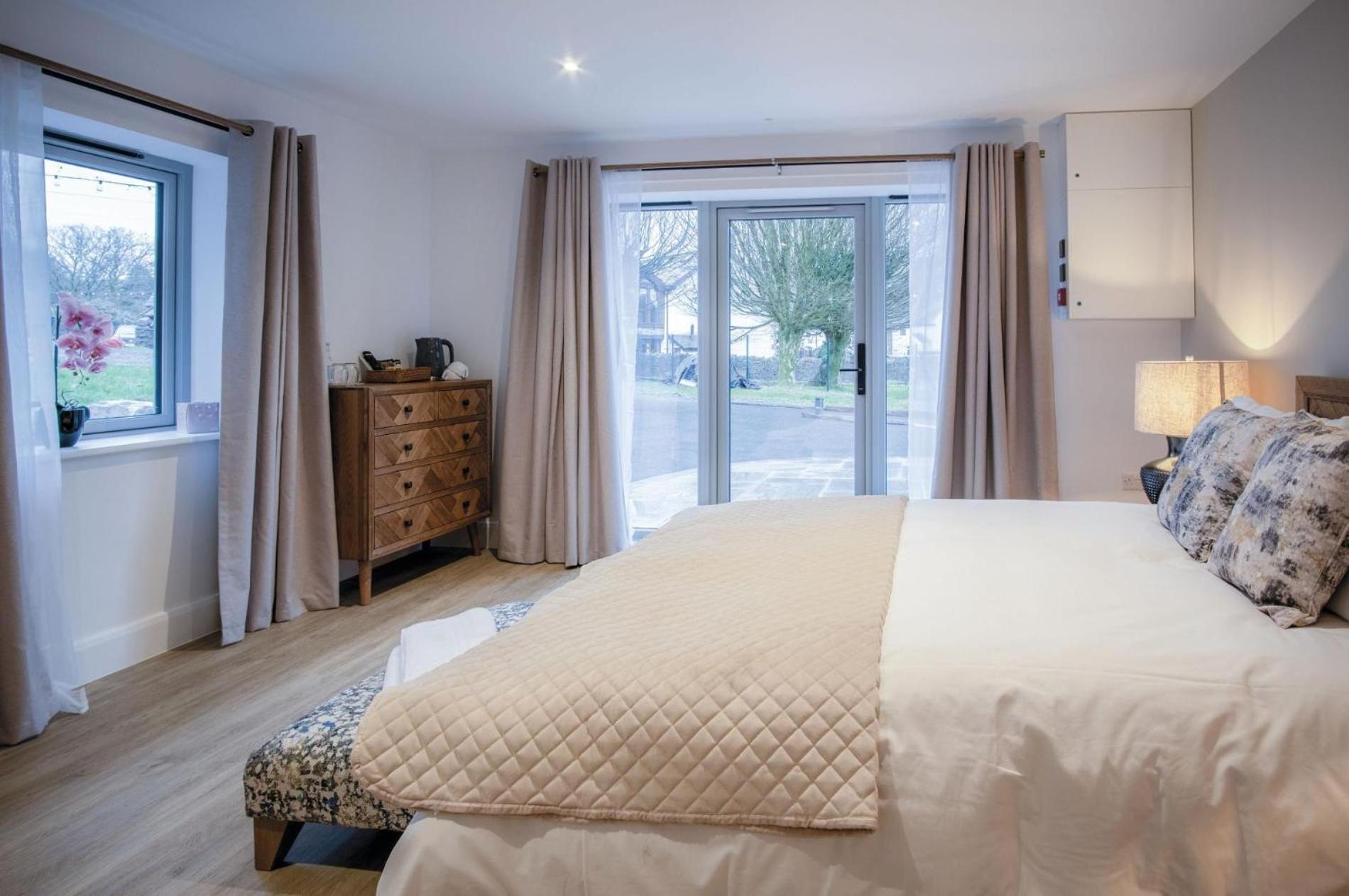 Suite 1 - Sleeping Giant Hotel - Pen Y Cae Inn Brecon Exteriör bild