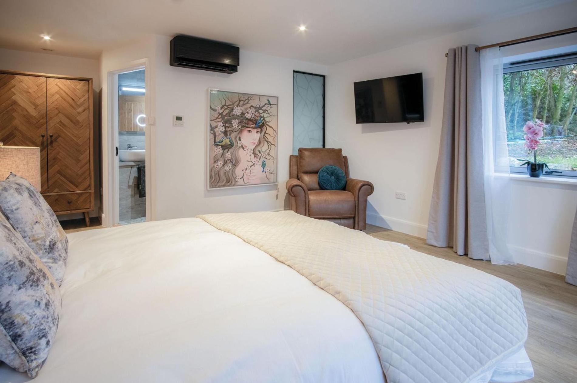 Suite 1 - Sleeping Giant Hotel - Pen Y Cae Inn Brecon Exteriör bild