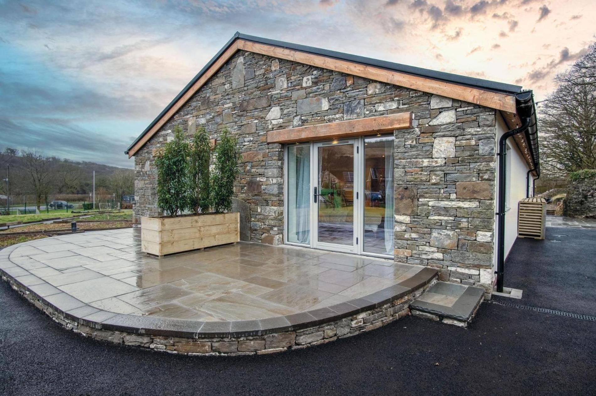 Suite 1 - Sleeping Giant Hotel - Pen Y Cae Inn Brecon Exteriör bild